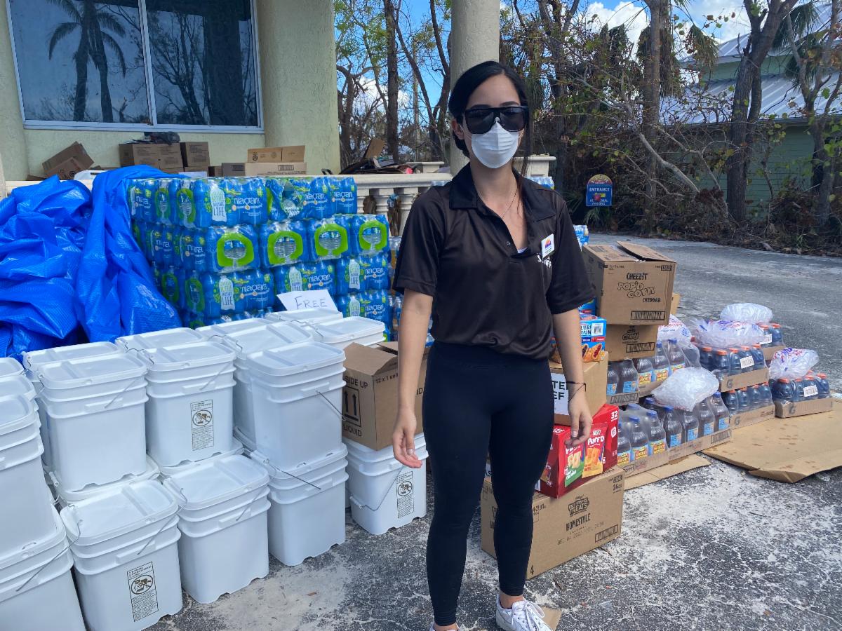 FISHOFSANCAP's tweet photo. Manuela Martinez, Program Coordinator, is on site at FISH (2430 Periwinkle Way) distributing snacks, juice, water, Gatorade and supplies!  
.
#fishofsancap #neighborshelpingneighbors #sanibelstrong https://t.co/a1utcbtyg8