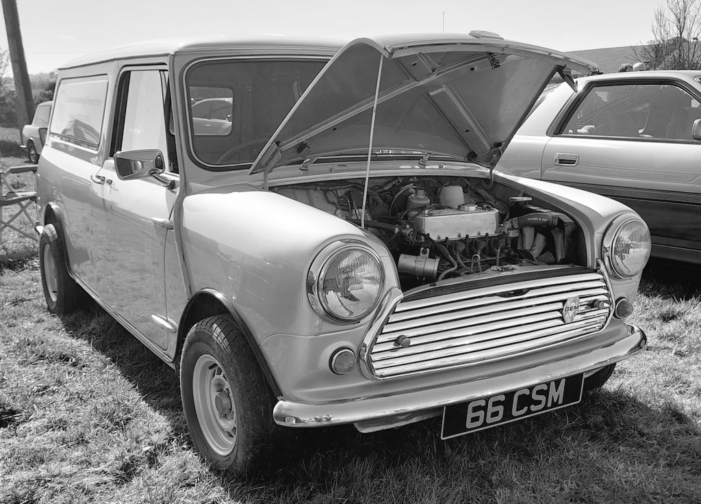 BulldogBDX's tweet photo. #TheDiamond #CountyDown #minimonday #minivanmonday https://t.co/0ev9UGSK3o