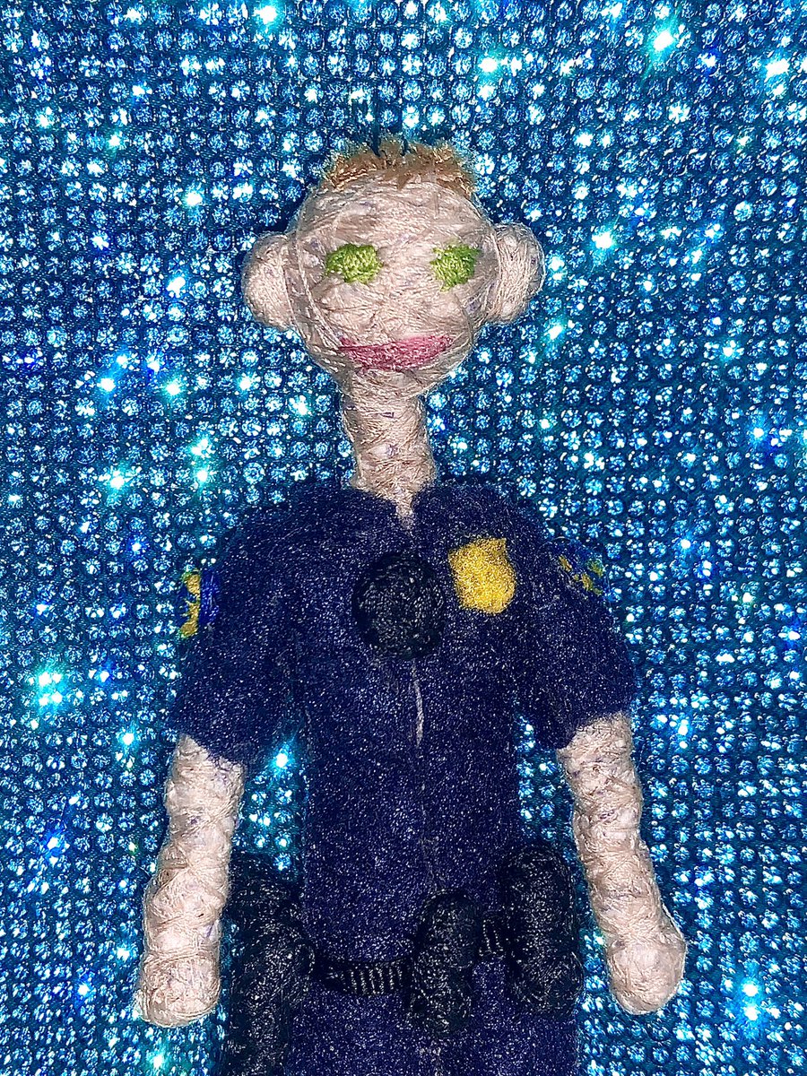 VidaDolls's tweet photo. Officer #vidadoll representing the #longbeachpolice 🔫👮🏼♂️ https://t.co/HasoXbT6Qd