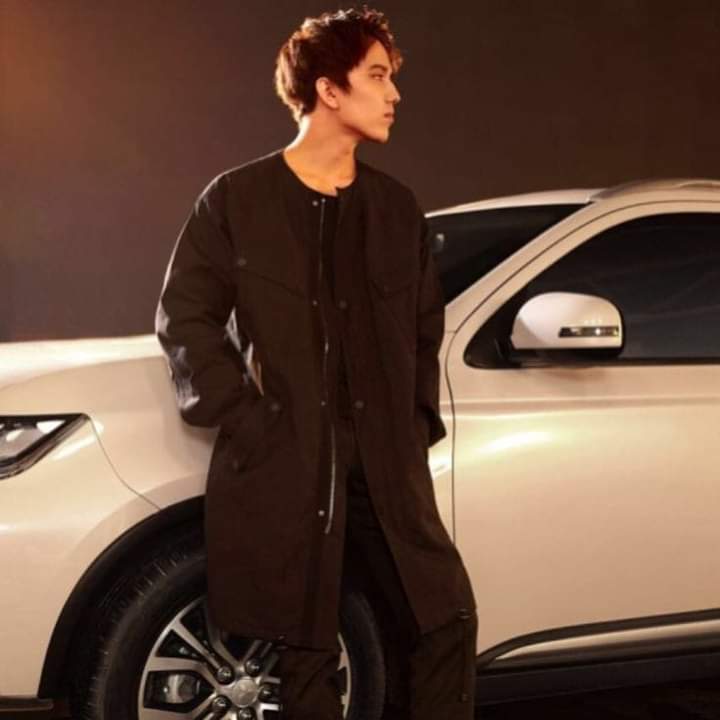 Abellan2Abellan's tweet photo. Feliz inicio de semana Dears del 🌏 y @dimash_official . Que el día de hoy aya sido lleno de música junto a la voz de #Dimash y sus 🎶 como las 🎼#FlyAway #BewitMe que están en Youtube y Spotify junto a otras 🎧✨🥰 tkm 💜 https://t.co/b6ePhyWO1J