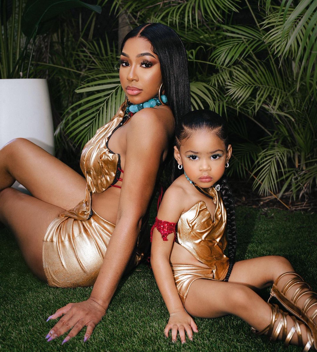 EmptyYourBanks's tweet photo. Pretty 💖💕 RT @YungMiami305: ❤️❤️ https://t.co/8cZ8d6FjTO