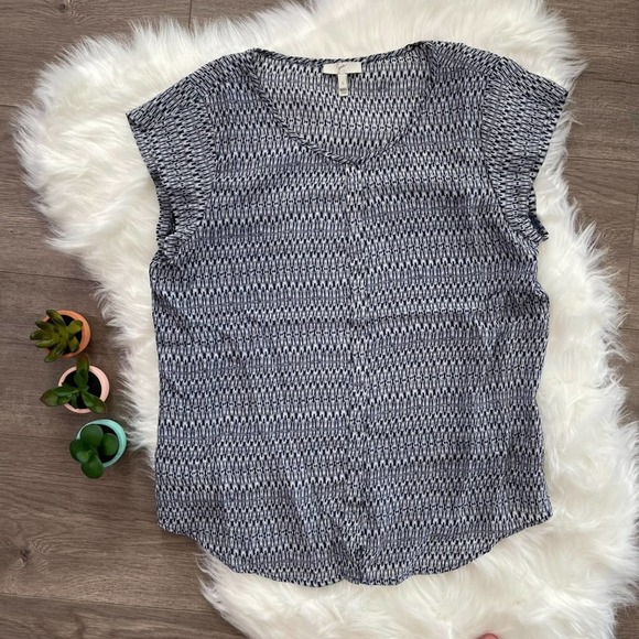 jtpesto's tweet photo. So good I had to share! Check out all the items I'm loving on @Poshmarkapp from @Astarisborn1993 #poshmark #fashion #style #shopmycloset #joie: https://t.co/PBOdiaCJl9 https://t.co/08DykeBNcg