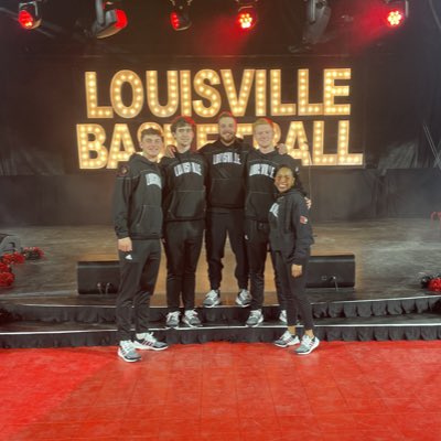 UofLWBBManagers's tweet photo. #NewProfilePic https://t.co/sgx51nPP2z