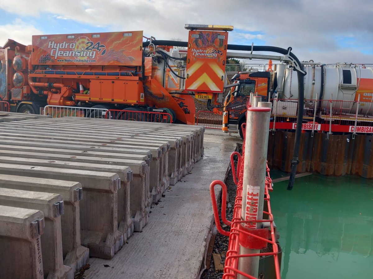 hydrocleansing's tweet photo. HCL's #Hydra and #Bulktank were required to remove and treat wastewater from a storage pond (on-site) #JobDone
โ๏ธ 0800 740 8888
๐ง enquiries@hydro-cleansing.com
#envionmentalsolutions #environmentalservices #hydra #tanker #orangetanker #waterwaste #pond#cleaning https://t.co/w77myczOcm