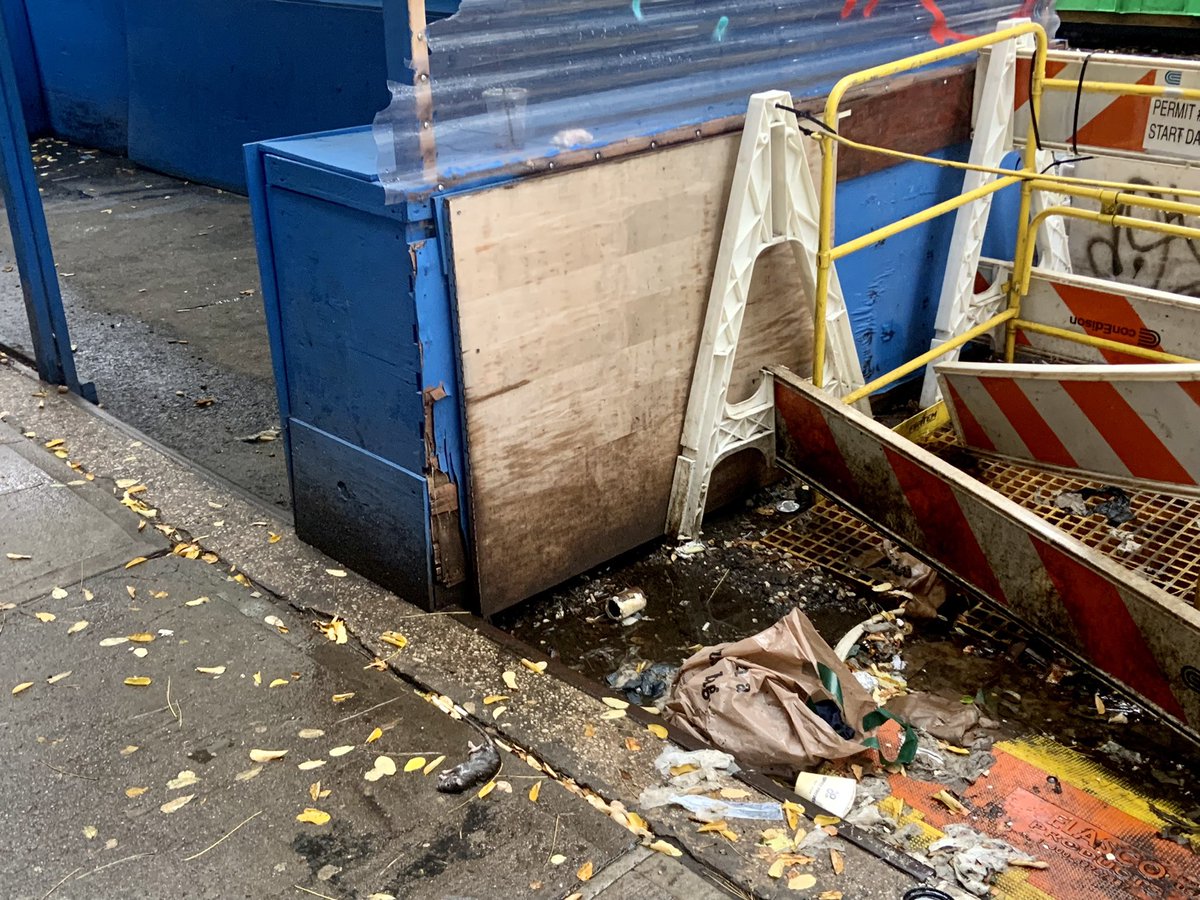Stuart39906233's tweet photo. #openrestaurant #outdoordining #outdoorbar Fishbar outside our doors on #eastfifthstreet From the #rat in the foreground to the trashy muck & well kept shed-Yuck, this sucks! @CarlinaRivera @NYCMayor @CB3Man @nyc311 @NYCSanitation @NYC_DOT https://t.co/AMvAm8XDIg