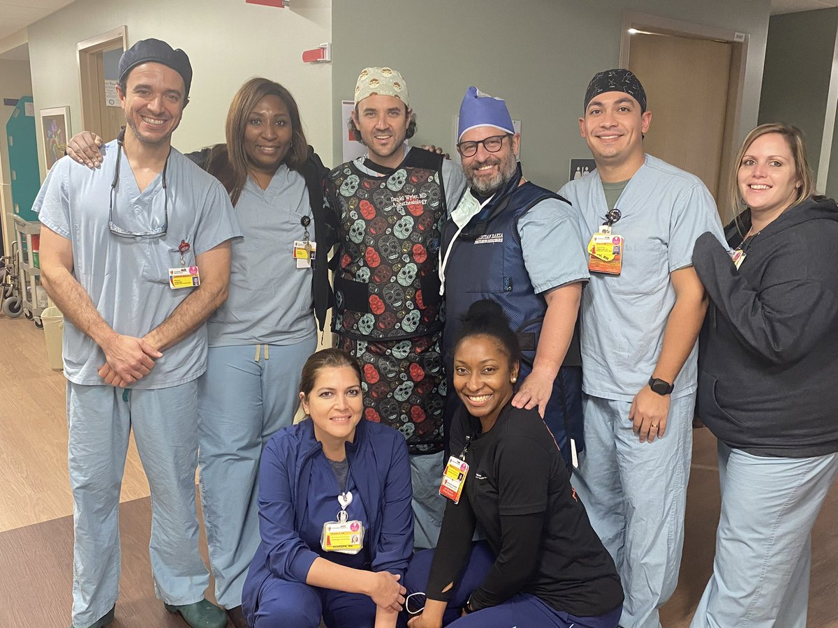 GuiAttizzaniMD's tweet photo. Excellent way to start the week @UHhospitals with a successful transeptal #TMVR as part of the MAC cohort of the APOLLO trial led by my teammates @ACUkaigweMD and @DocCbaezap. Great images by @danieljwyler and pristine results. 
@shishem @DanSimonMD https://t.co/ighTmPz3gb
