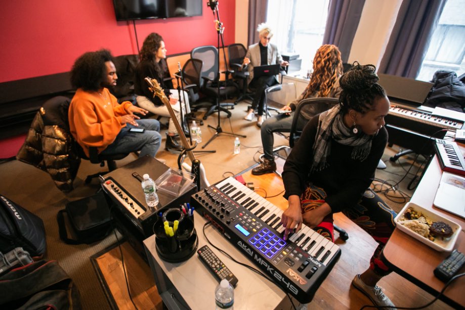 ASKMMusic's tweet photo. Learn all about how song splits work during a jam session with our brand new blog!
https://t.co/QrOgMcOSc2
#music #songsplits #songwriter https://t.co/TxDGlOu2je