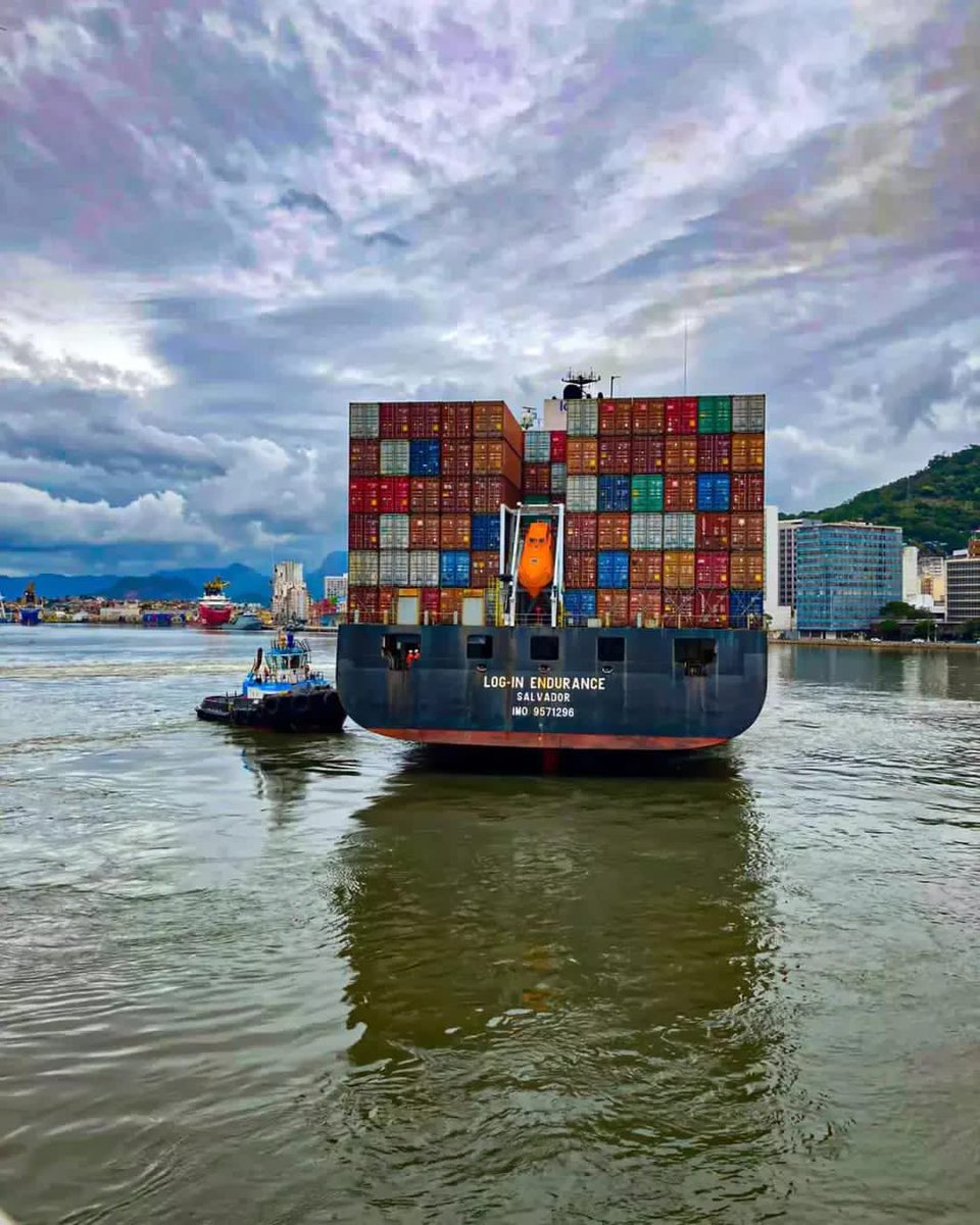 Vportsbr's tweet photo. Belissimo registro da chegada do Navio Conteineiro Login Endurance.

📸@lucasmoacir8 https://t.co/aTnHE02kLd