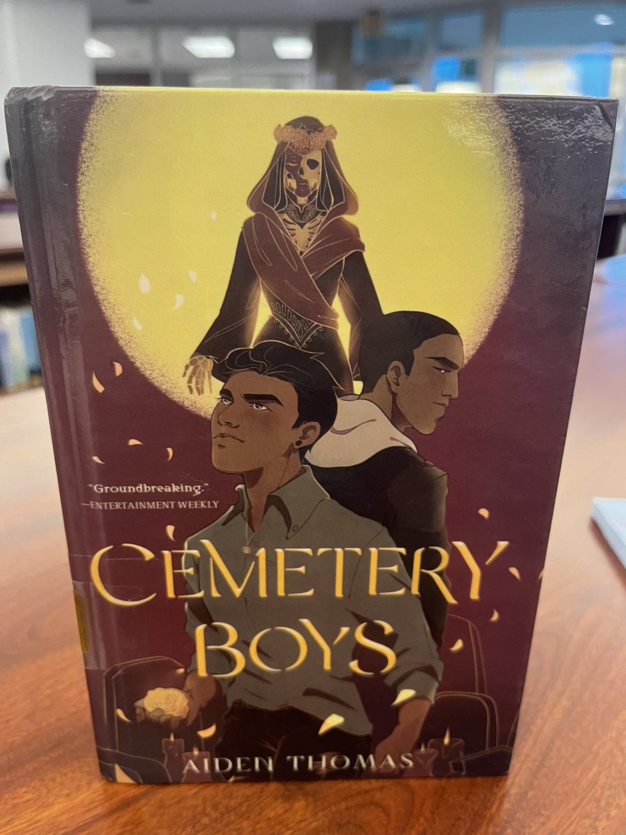 WittyBVNW's tweet photo. Looking for a spooky read this week? 🎃👻👺 Come visit @bvnwlibrary to see what scares you! https://t.co/GIwgHjDict