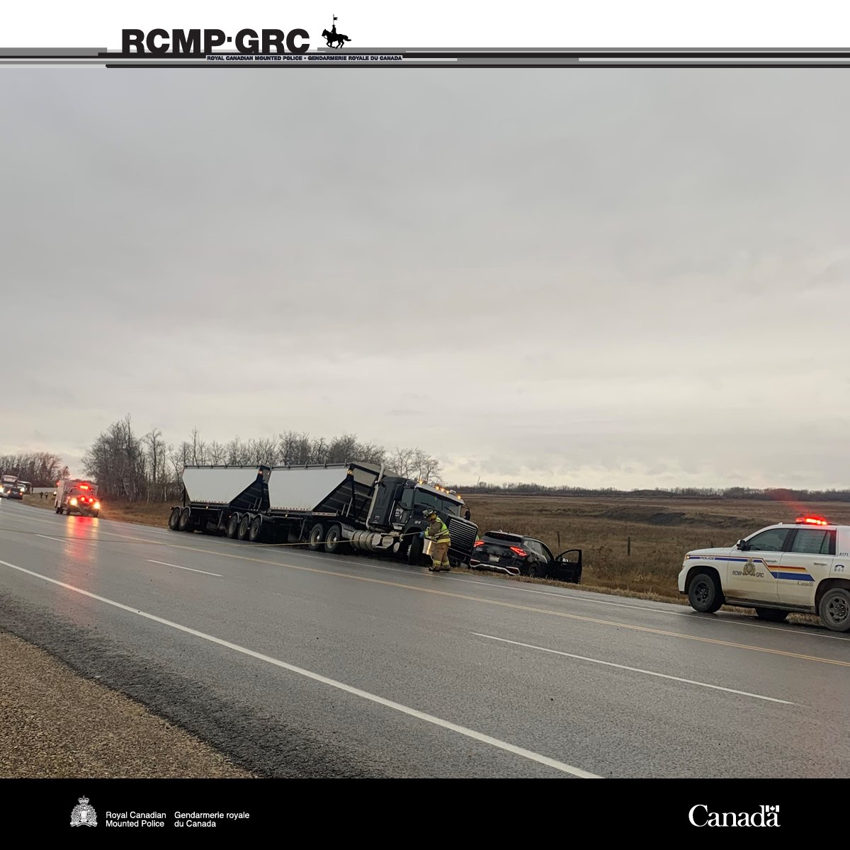 RCMPSK's tweet photo. Before you travel, please check the Highway Hotline due to roads being snow-covered and slippery/icy in some areas of the province today. 
https://t.co/CEe8awaDfC #DriveSafeSask https://t.co/Bh34aqpCv5