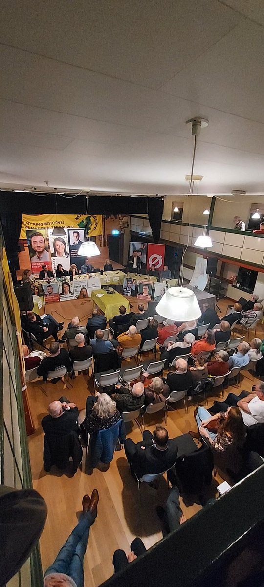 voressolr's tweet photo. Fantastisk Politisk Debat i aften om en stor ny motorvej igennem Solrød Kommune. Det bliver et STORT Nej Tak herfra. Vi er rigeligt generet af Køge Bugt motorvejen. I papirkurven med den plan. Skulle være gjort forlængst.
#solrød #trafik #nejtak #ring5 https://t.co/Ugco7qhGeP