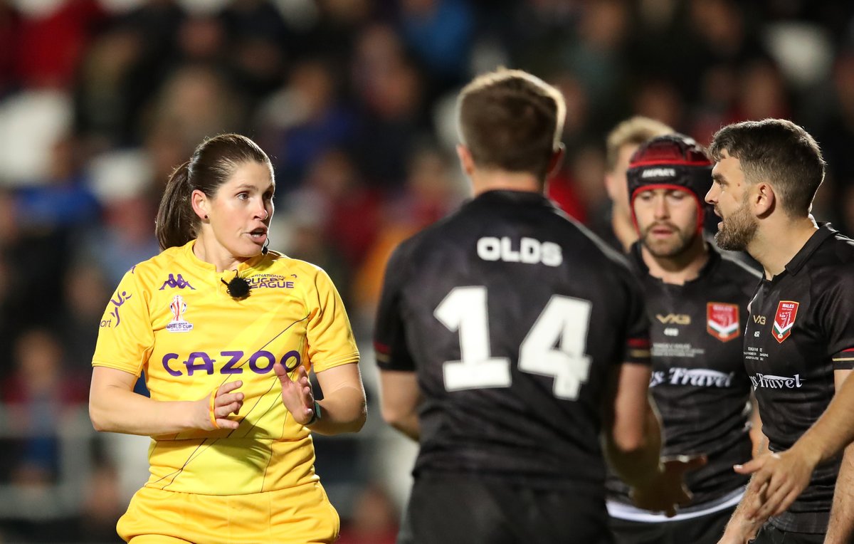 rugbyleaguewcup's tweet photo. Iconic.

Kasey Badger has become the first woman to control a men’s Test match as she takes charge of Tonga v Wales in St Helens.

#RLWC2021 #TONWAL | @KaseyBadger https://t.co/uwIeKwc5t5