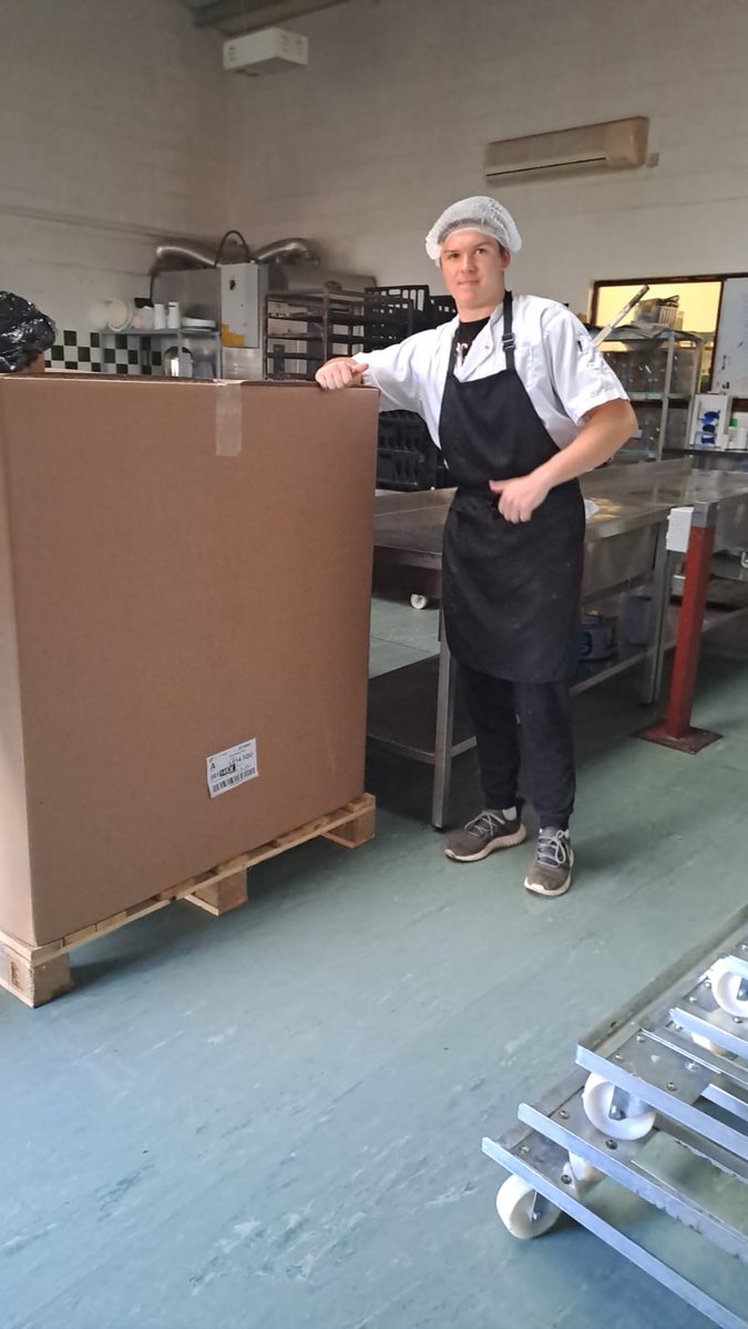 BrocklebysPies's tweet photo. Who doesn't love unwrapping a new gadget? Max has unveiled a very special energy saving cooker which, very shortly, will be tasked with creating the delicious fillings for our tasty pies 😋.
#energysavingcooker #tastypies #newgadget #lovepie #handmadepies https://t.co/Jpr8Il3OAh