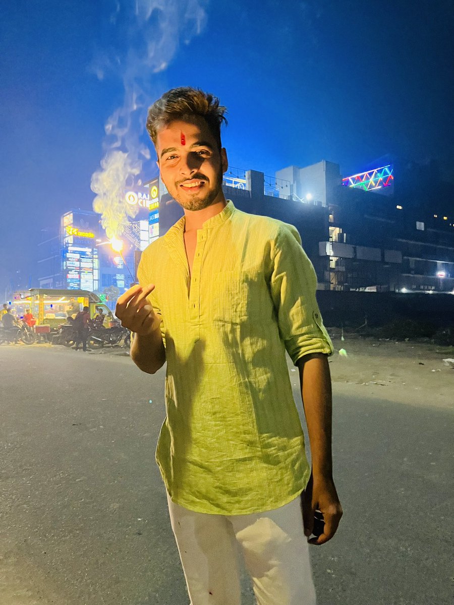 love and light to everyone out there! happy diwali!!! 🫶🏼✨