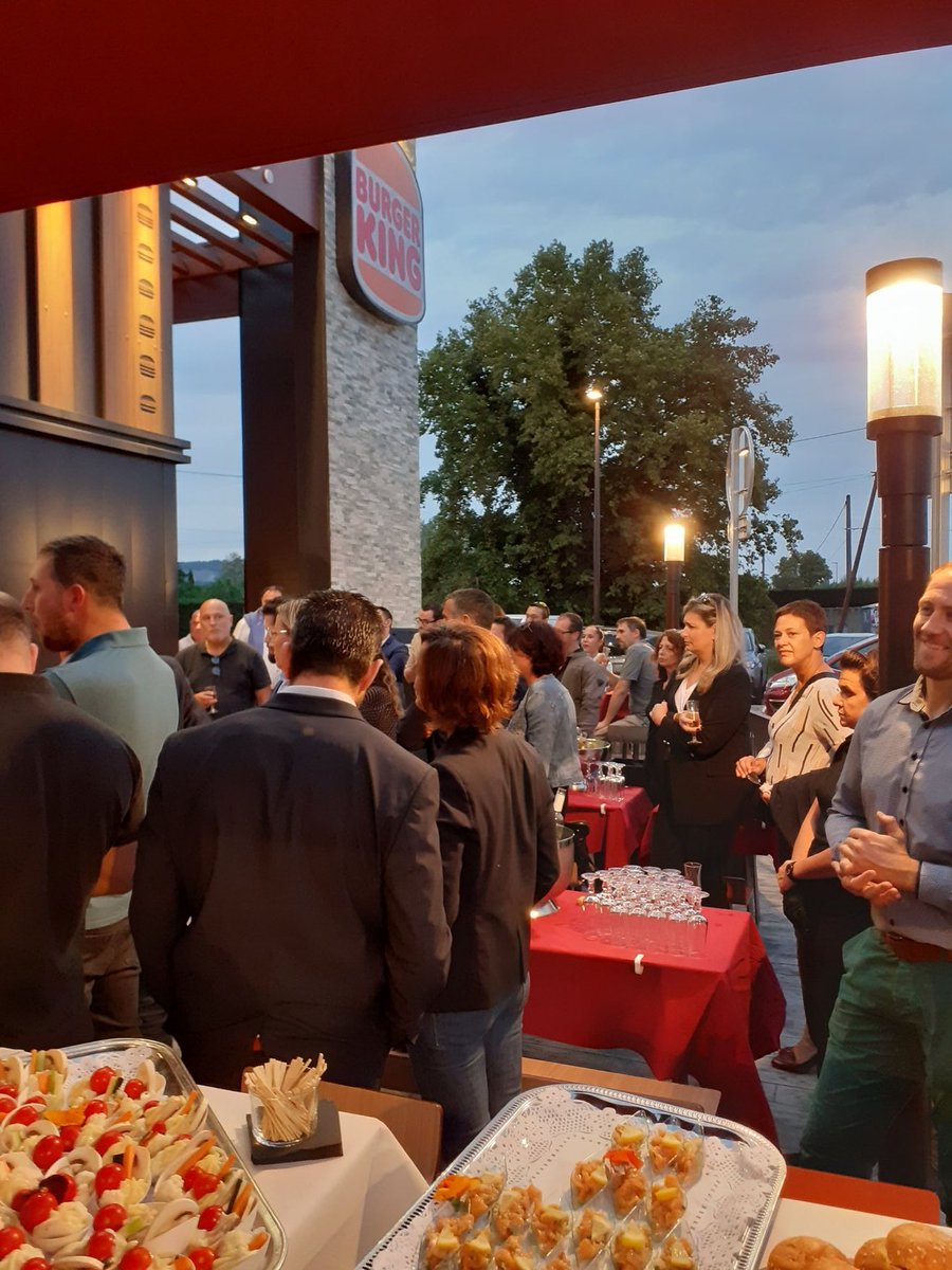 Ouverture du 464eme <a href="/BK/">Burger King</a> sur la ville del #cavaillon. #Poleemploi au rdv avec plus 60 #recrutement pour l'inauguration ce jour #tousmobilises