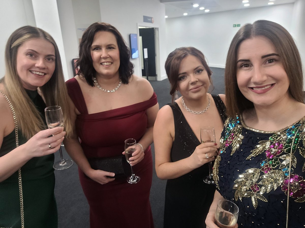 michellen1991's tweet photo. Ready for the @HSJptsafety  #KGH #AIRTeam #table58 #HSJPatientSafety https://t.co/J8sNLcnknm