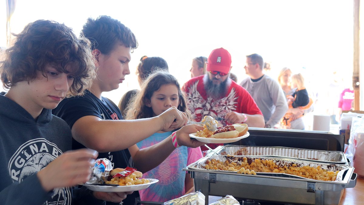 thk_tma's tweet photo. We are so thankful to everyone for making our 2022 THK #FallFamilyDay at #VanBurenAcres a HUGE success!! ππ Thank you to Van Buren Acres for being a wonderful host, organizing the catering, and making us feel right at home! π½π
#THK #TMA #fall2022 #fallcolors #family https://t.co/p1ZsieY641