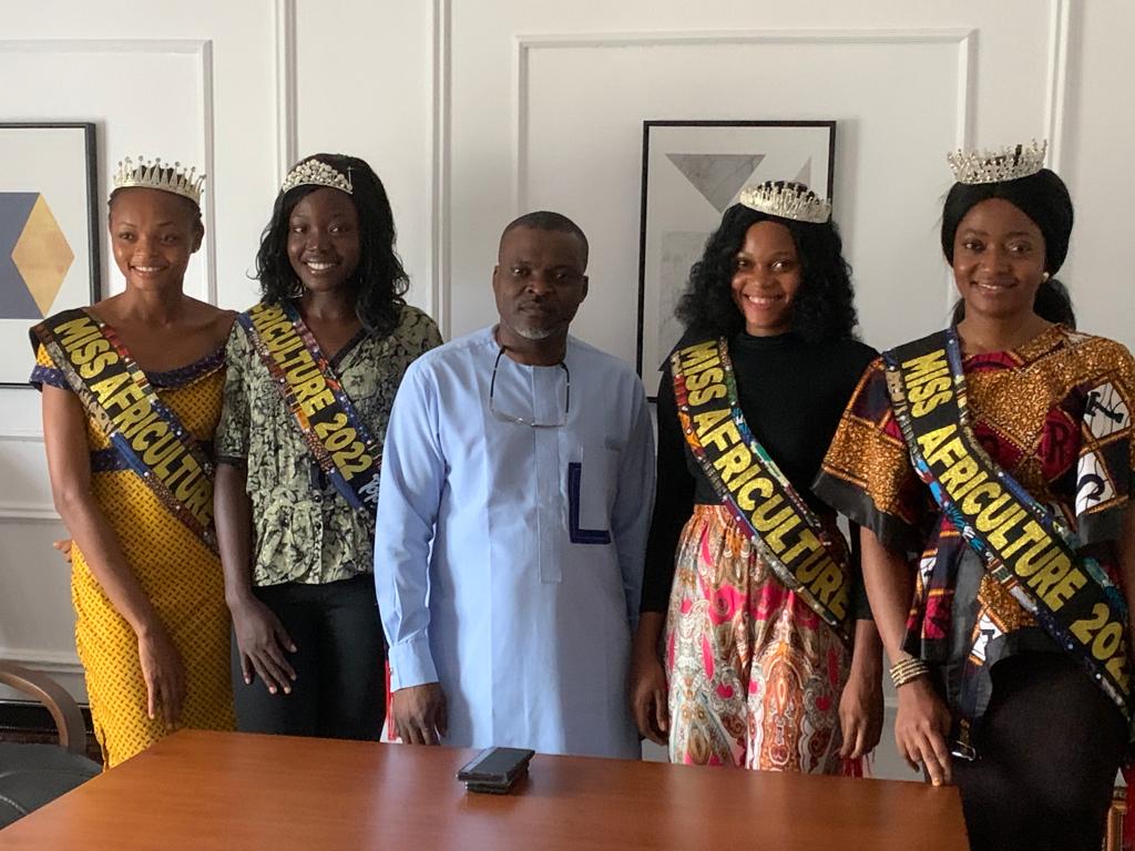missafriculture's tweet photo. Miss Africulture 2022 Queens with the CEO Tascon Plastic Industries Limited. https://t.co/yo1bA82UCS