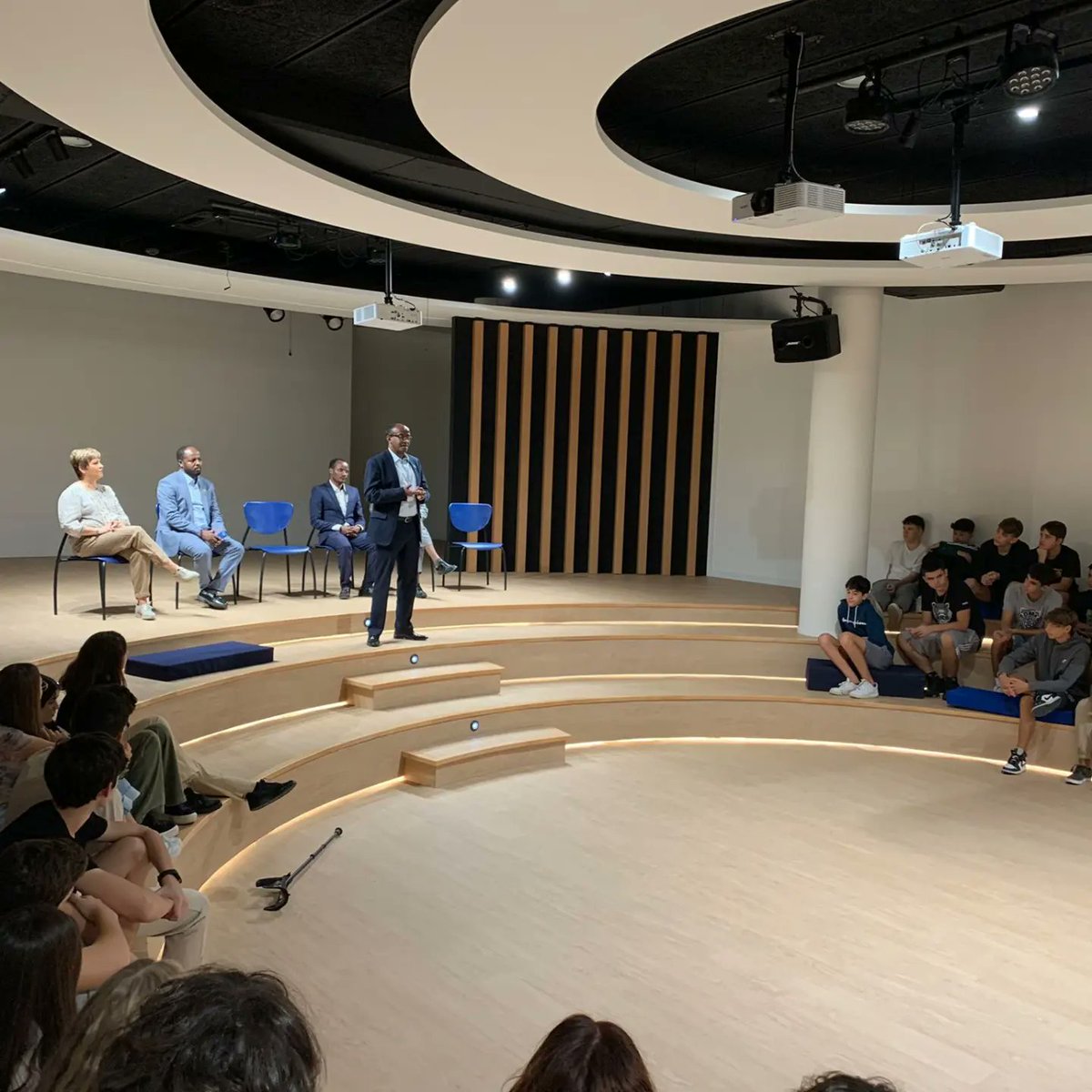 AccedeCoop's tweet photo. ➡️ Avui jornada profitosa per la delegació etíop.
✅️ A primera hora han estat a l'escola Santo Angel, centre que col·laboradora de forma estreta amb nosaltres.
✅️ Després visita i reunió a la Universitat Ramon Llull. https://t.co/7Q1WwN8hx6