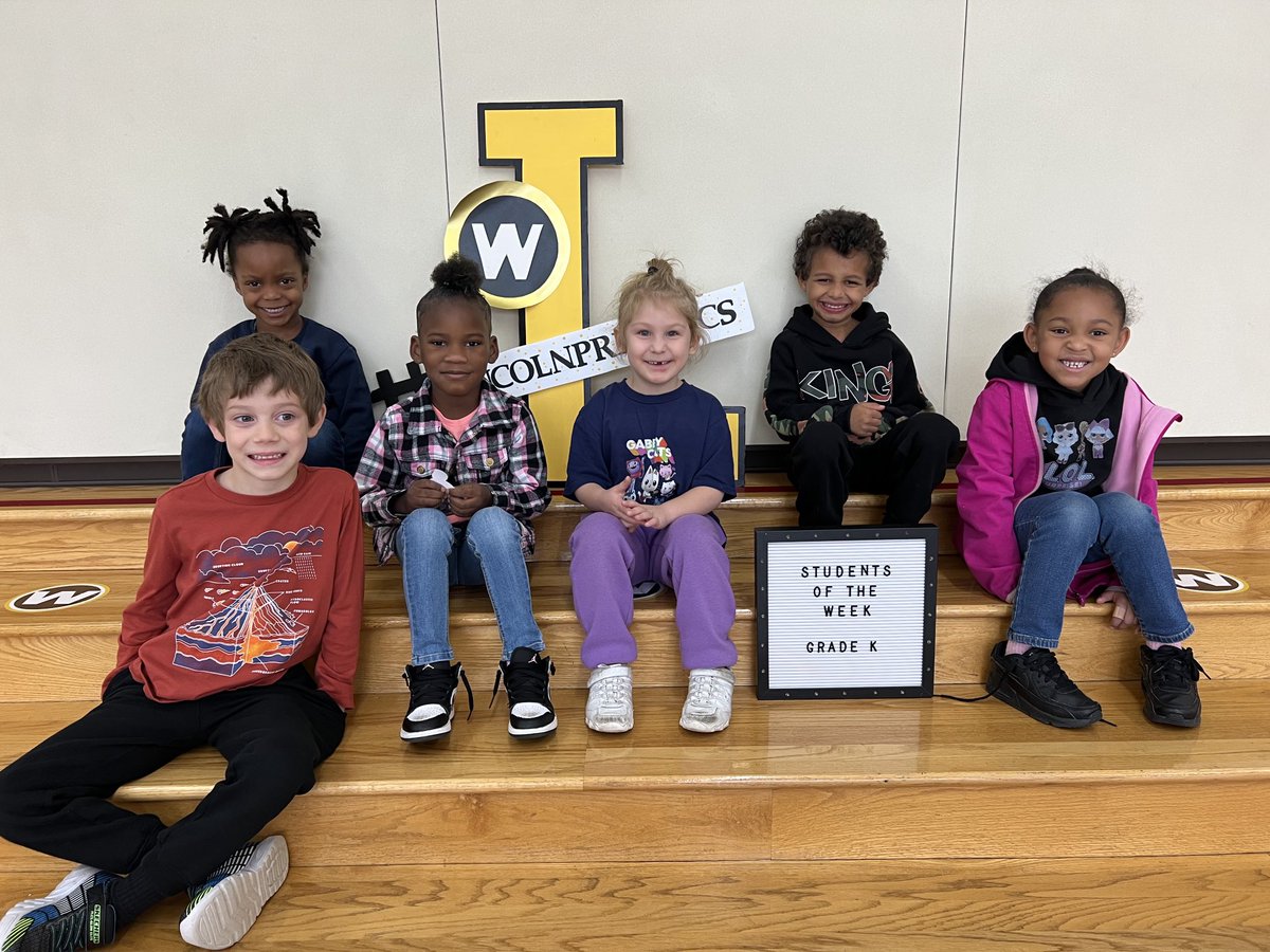 MrsPytlikWCS's tweet photo. Last week’s Student of the Week!  Kudos to these kiddos!!
#LincolnPrideWCS https://t.co/J6GOTEIABT