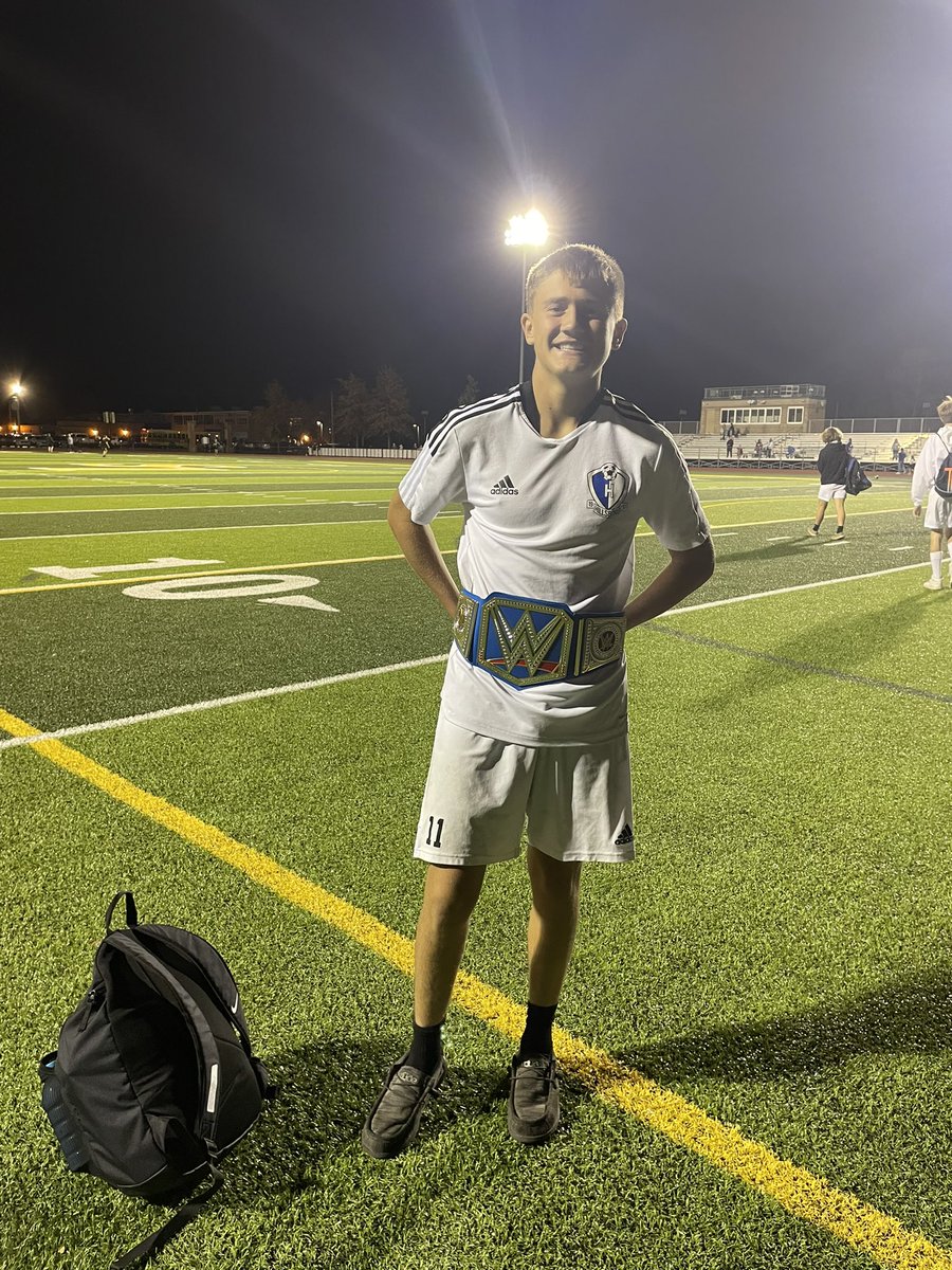 Varsity Boys fall to Lutheran South. Drew Gates takes home the belt for a nice assist to Marchetti. Regular season wraps up Wednesday at home against Fox.