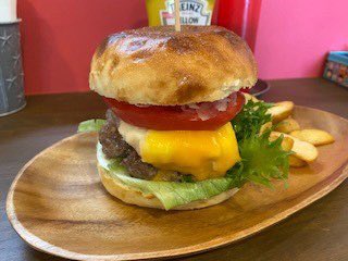 Utym_coop_food's tweet photo. おはようございます😃
【火曜日定期企画ーAZAMI(正門喫茶)】
本日はまるくーぷさんの
ローストビーフ丼🥩¥800 35食
ニューヨークバーガー🗽¥800 15食
をご提供いたします❣️
ぜひご賞味ください☆久しぶり即完必須
ご注意⁉️
#富山大学生協
#cafeAZAMI
#まるくーぷ
#曜日限定
#地域コラボ
#富山
#cafe https://t.co/a4I3yOjshN