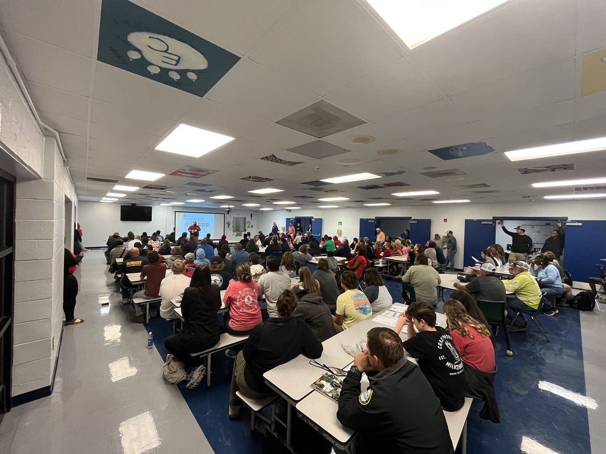 East_Clarendon's tweet photo. We had a good crowd for tonight’s @SCHSL eligibility and @NCAA clearinghouse meeting. Thanks to everyone who attended. https://t.co/57VTCpTo9C