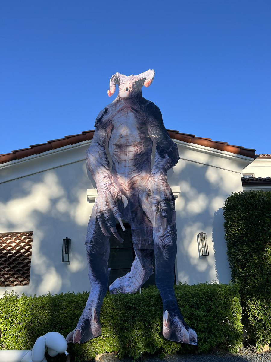 I made a 22ft tall deathclaw for Halloween. #fallout #fallout4