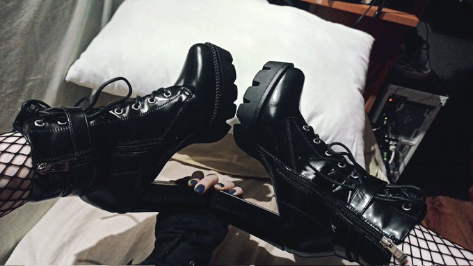 I got new shoes UwU Check my instagram later~ https://t.co/mQVU8NFSEr<a href="/tag/nsfw"class="tags"><span>#nsfw</span></a><a href="/tag/dva"class="tags"><span>#dva</span></a><a href="/tag/rule34"class="tags"><span>#rule34</span></a><a href="/tag/overwatch"class="tags"><span>#overwatch</span></a>