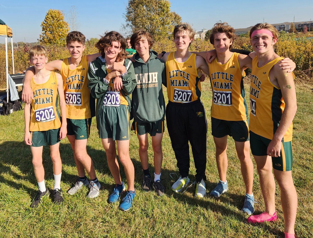 LittleMiamiXC's tweet photo. LMHS XC boys team that qualified for our 1st Regional meet at Troy. From left to right.  Justin Evans (9), Jacob Naomovski (12), Sam Gausmann (11), Mikey Schuckmann (11), Colin Spears (11), David Anthony (12), James Janzen (12).

@LM_Athletics @LM_Schools https://t.co/zEcRAL2yYb