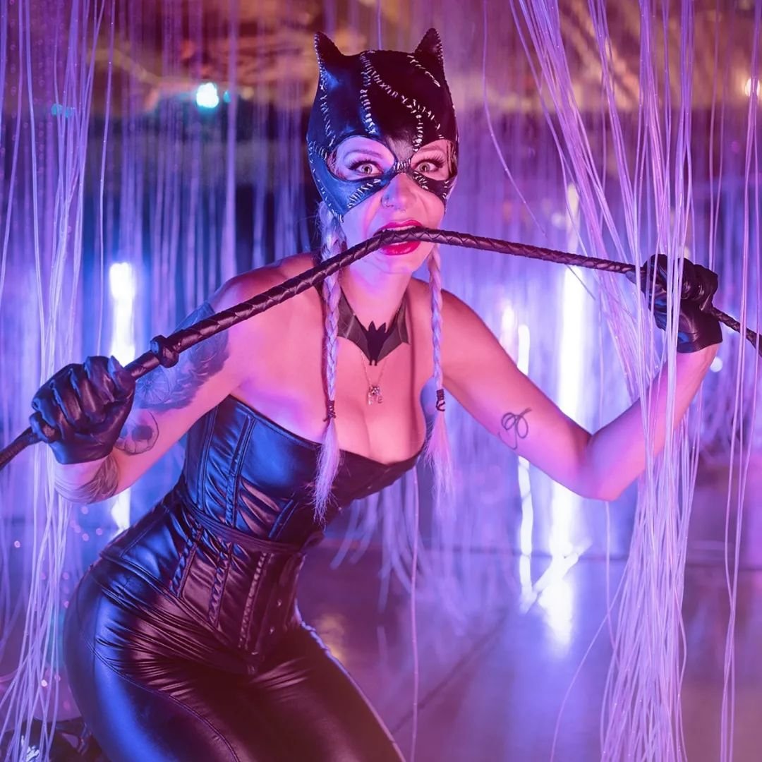 micocouture's tweet photo. @protostern is a vampire woman but
also a cat. It's confusing but hell it works.
https://t.co/G8Y5qYWSZd
#catwoman #vampire #whip #ridingcrop #latex #kinky
#batcollar https://t.co/QFdr8tgVp8