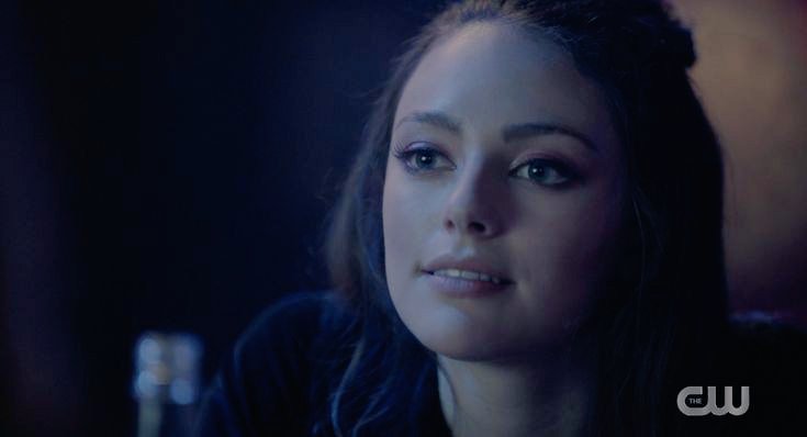 can u really blame lizzie saltzman for being sired to her tho 🧎🏻‍♀️