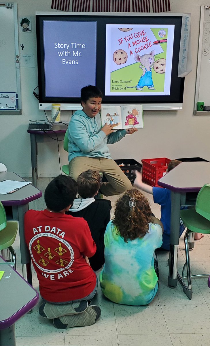 Monticelloman1's tweet photo. Students reading If You Give a Mouse a Cookie to explain the concept of appeasement used by Hitler for our Holocaust/WWII unit. #dataedwhite #datadoes #DataFam https://t.co/tvyRONnGIr