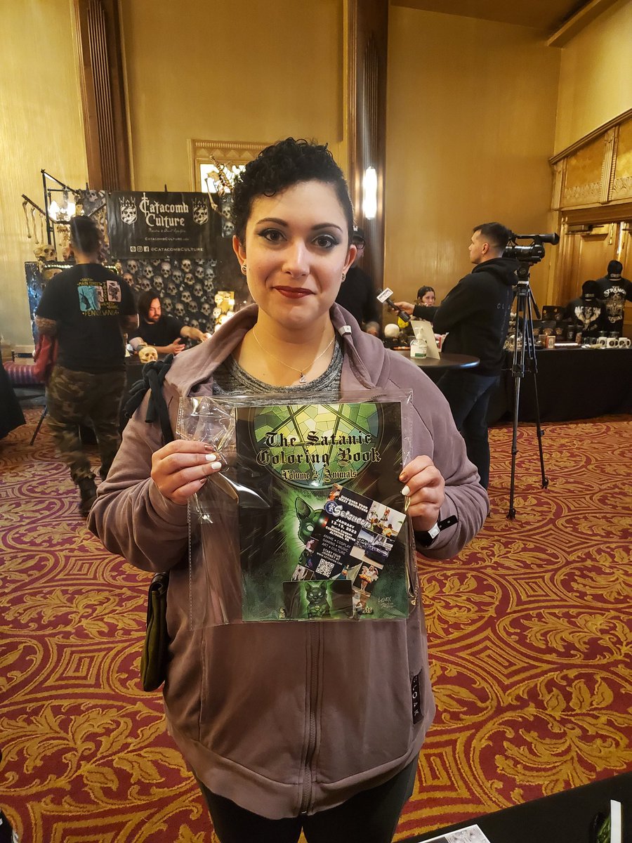 LenoxArtist's tweet image. Thanks again to all the awesome fans from this Sunday at Bazaar of the Bizarre and @FMKirbyCenter #sataniccoloringbook #lordsofthecosmos