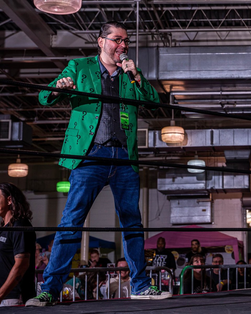 #SimonSez stole the spotlight 💡 managing his crew of heels. Who is the greatest pro wrestling manager of all time? #RCWC #WWERAW

📸 .<a href="/eye_reyes/">Eye Reyes Photography</a> 

🤼 .<a href="/Emerald_Emperor/">Simon Sez</a>