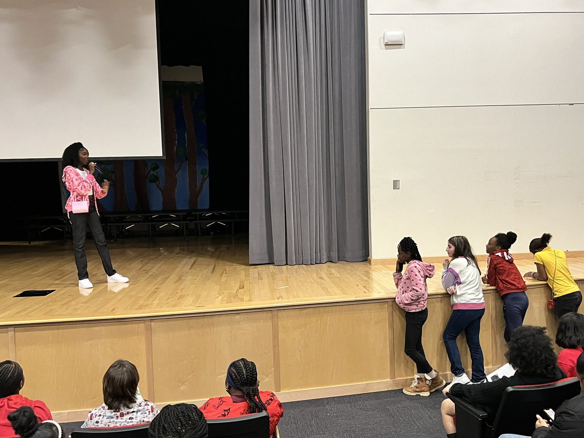bevinscarpenter's tweet photo. I would like to thank Kheris Rogers for talking to some of our Young Queens at King Middle School!!! https://t.co/9ZeTftcZhp