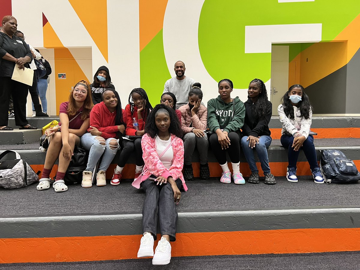 bevinscarpenter's tweet photo. I would like to thank Kheris Rogers for talking to some of our Young Queens at King Middle School!!! https://t.co/9ZeTftcZhp