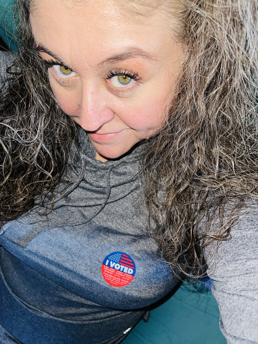 ErikaMJimenez's tweet photo. Had a helluva bad day today but got home and filled out my ballotโฆ #BlueTsunami #VoteBlueToSaveAmerica #democratforlife ๐๐๐ ๐บ๐ธ๐บ๐ธ๐บ๐ธ https://t.co/410gDwzTK2