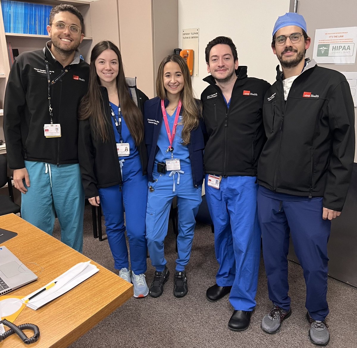 In honor of Latino Heritage Month, let me introduce @UTMBSurgery’s Trauma Team: 🇻🇪 Chief @adriancoleoglou 🇨🇴 Midlevel 🙋🏻‍♀️ 🇲🇽 Intern Jose Ortiz 🇪🇨 Intern @jfranfigueroa 🇨🇴 Intern @SusanaFortichS And just as a perk: we’re all IMG’s