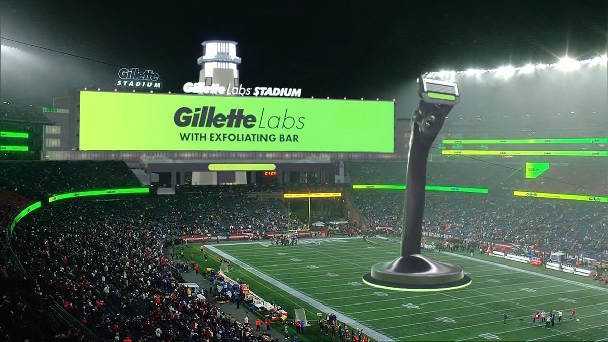 A very cool augmented reality execution for @Gillette in our Monday Night Football open just now. More on the unique collaboration from @BOOMbaca, via @usatodaynfl: bit.ly/3eZHDf4 #CHIvsNE