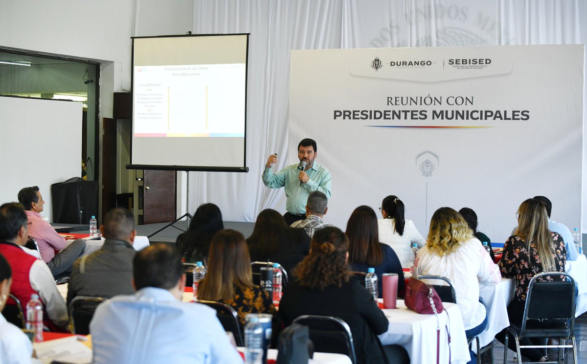 SEBISED_'s tweet photo. Avanzamos en la construcción de la política social del Gobernador @EVillegasV; en #GómezPalacio, @RocioRebolloM encabezó capacitación del #FAIS con municipios de la #RegiónLagunera; agradecemos a la Alcaldesa @LetyHerreraAle por las facilidades otorgadas este día. ¡Gracias! https://t.co/MjtRKZaGnS