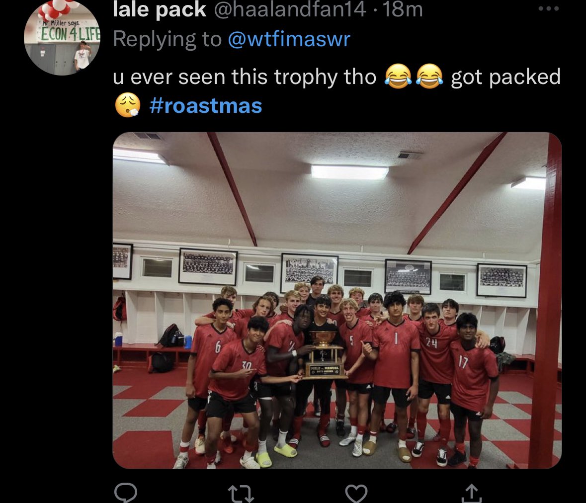 SupremeWipes's tweet photo. bringing up irrelevant sports and having student who look like this 💀 #roastmas https://t.co/dK0mD8Isxj