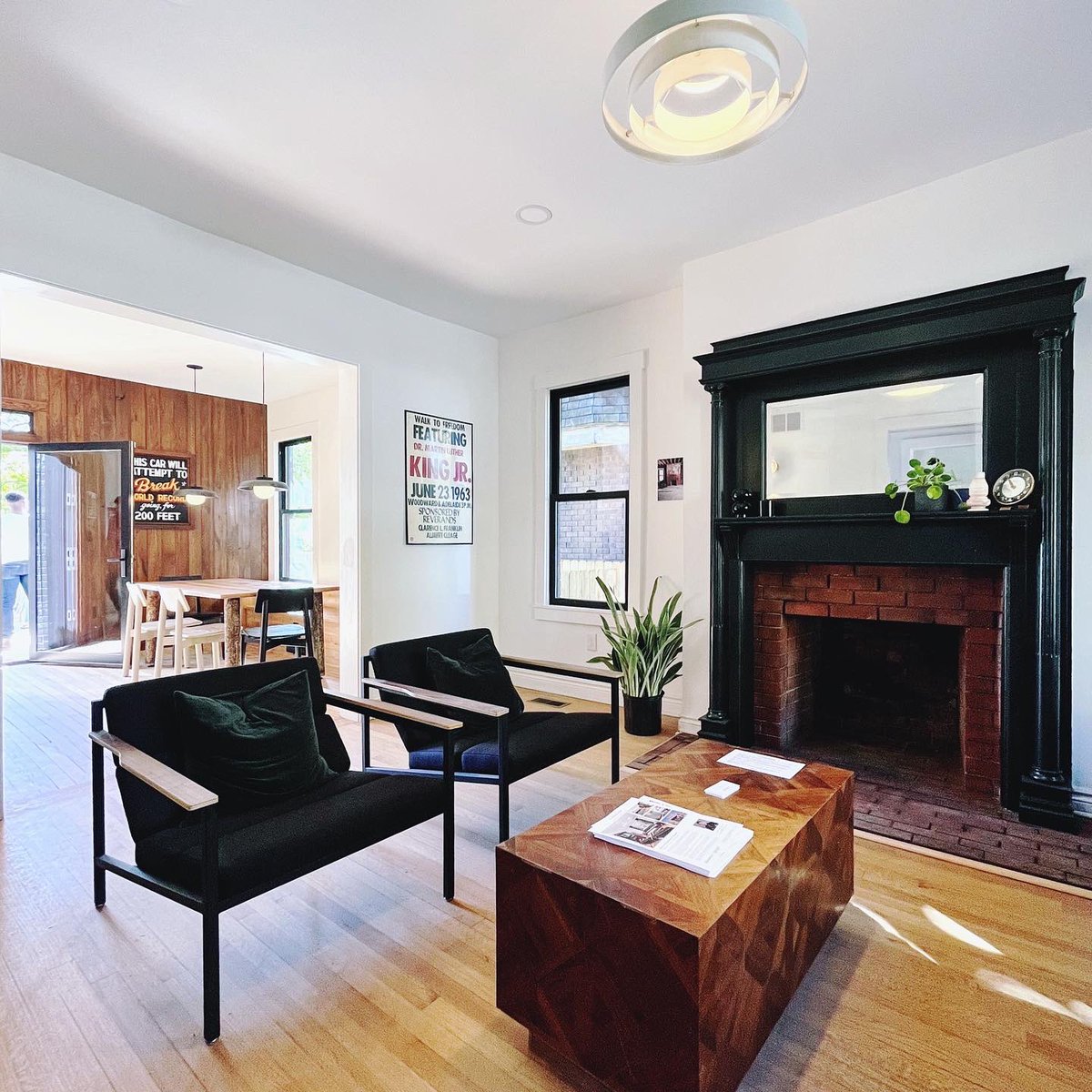 REDbyMorgan's tweet photo. Thoroughly enjoyed the showing of this North End home that Woodward Throwbacks did an amazing job completely renovating! And it is now listed for sale! 246 E. Philadelphia | Detroit, MI https://t.co/oKUZg0wIXV