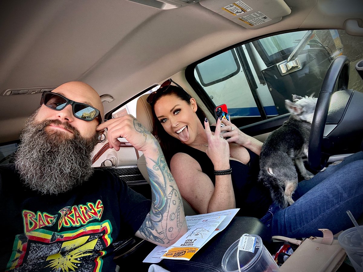 Christina Carter tweet media