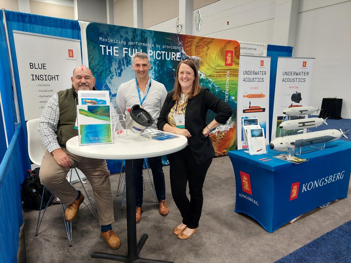 Echoview's tweet photo. @Echoview Software had a great time exhibiting @OCEANS_Conf and catching up with our clients, partners and friends. 

See Jeff Condiotty from @KOGMaritime USA enjoying the variety of uses for KM cable ties along with Tim and Briony ����

Missed us OCEANS22? 
👉E: info@echoview.com https://t.co/J2Dl4fxKM2