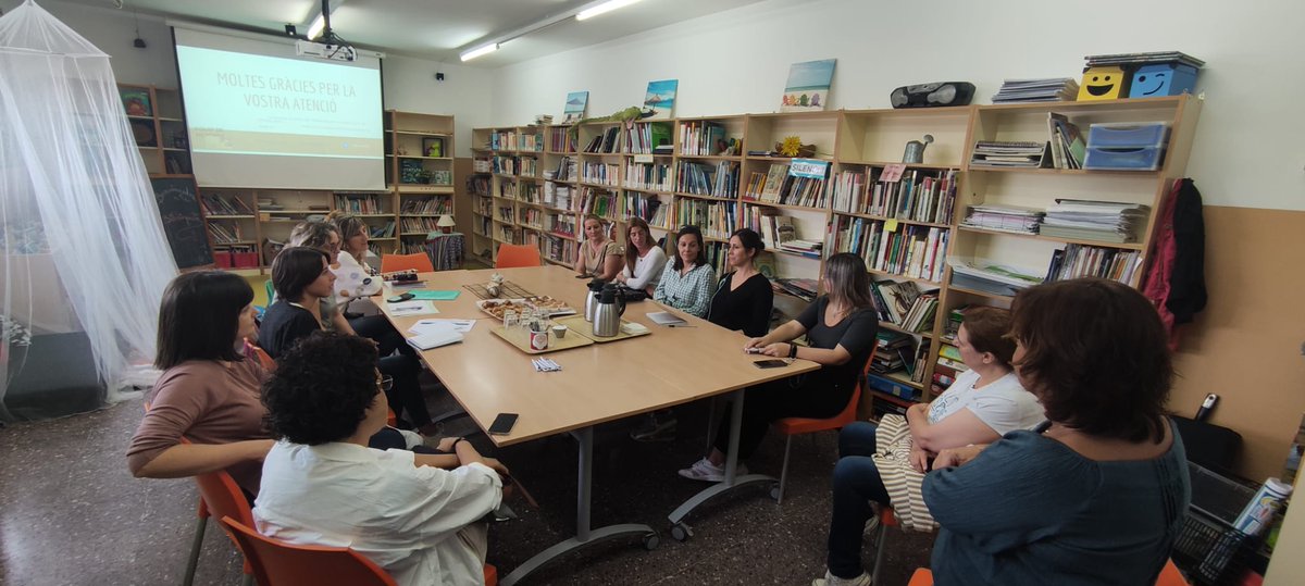 EscolaTanit's tweet photo. Moltes gràcies a les escoles que avui ens heu visitat, un plaer compartir coneixement 💡 #Projectescientífics #Espaisaprenentatge #Capses #Espaisartistics #Magnet #Antartida #naveguemjuntsperaprendreplegats https://t.co/CzlR5nuxQi