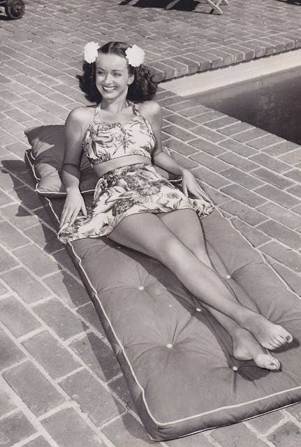 CenturyRetroHQ's tweet photo. Excited to share the latest addition to my #etsy shop: Classic Hollywood Pin-Up Models and Actresses - 8 Photo Trading Cards https://t.co/ZQQr8cX3iE #publicityphotos #hollywoodicons #pinupmodels #pinupphotos #classicphotography #marilynmaxwell #hollywoodlegends #actres https://t.co/MRt20KgTEE