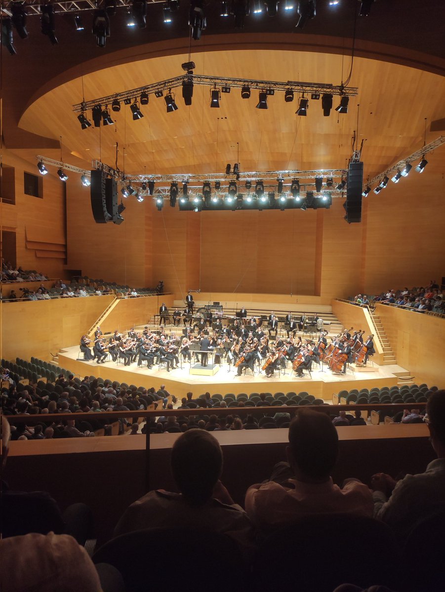 gilbert_bernado's tweet photo. Cap de setmana musicalment molt intens escoltant l'@obc amb Vilde Frang i @Sandramonfort__ a l'@auditoribcn i la @fschubertfilh i #DaCamera al @palaumusicacat. Quina gran sort! https://t.co/RTeRwilxI9
