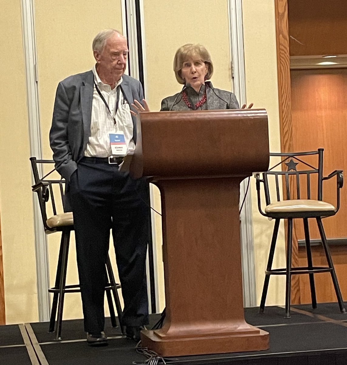 lcourtice's tweet photo. Philanthropists Barbara and Al Siemer have helped 115K families become stably housed. ⁦Natl conference in Dallas ⁦@UWCO⁩ ⁦@familystability⁩ ⁦@UnitedWay⁩ https://t.co/hBoatjmXlo