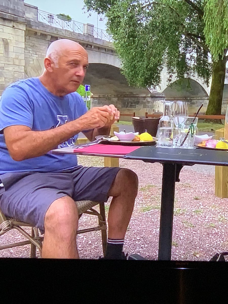 Nicolas_Neb's tweet photo. Quoi ? Le nom du poisson c’est « Turbo » Moi le turbo c’est dans le tracteur … pas dans l’assiette  #adp2022 https://t.co/HXkDKRVVlT